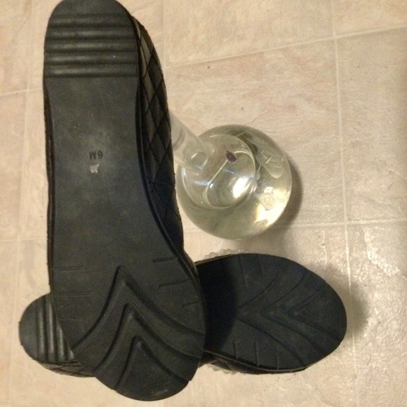 Nieman Marcus leather slippers size 6M NEW with original price tag. - Picture 3 of 4